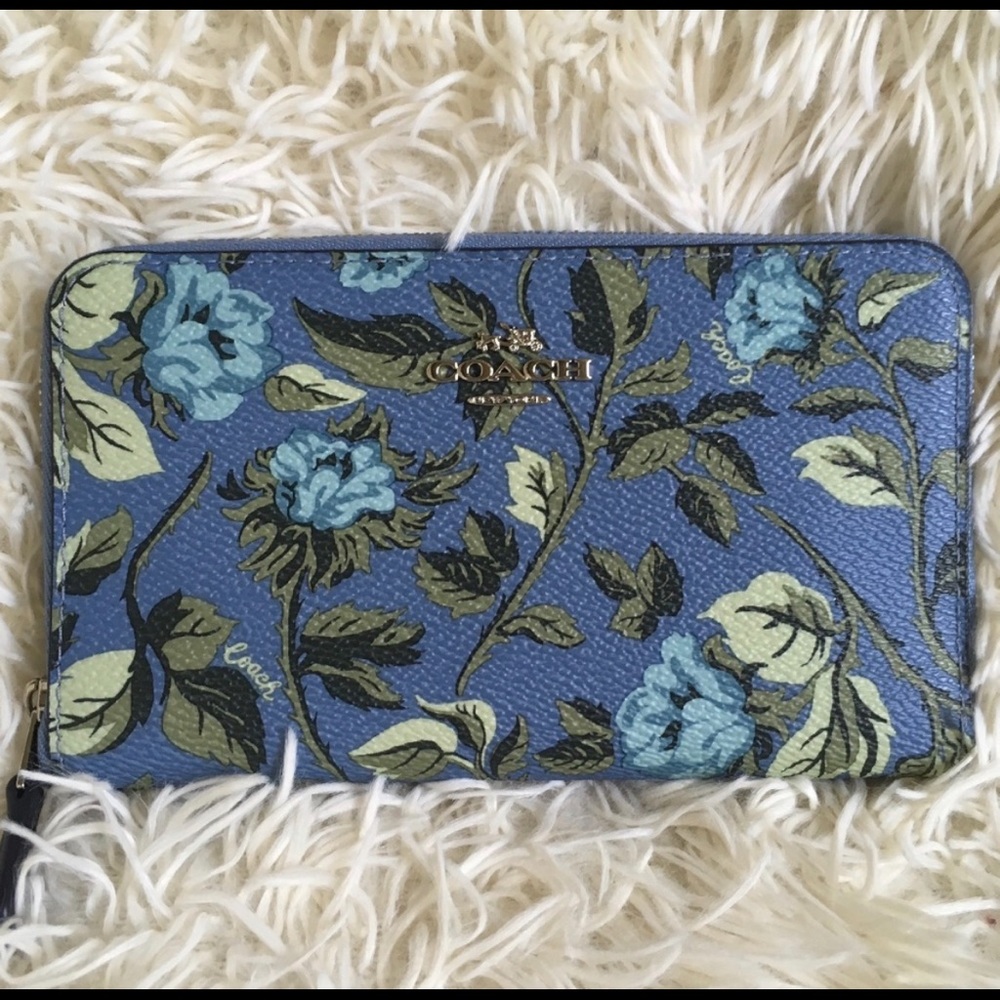 Coach Medium Zip Wallet in Sleeping Rose - Picture 2 of 4